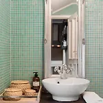 Charming And Classic Appartamento